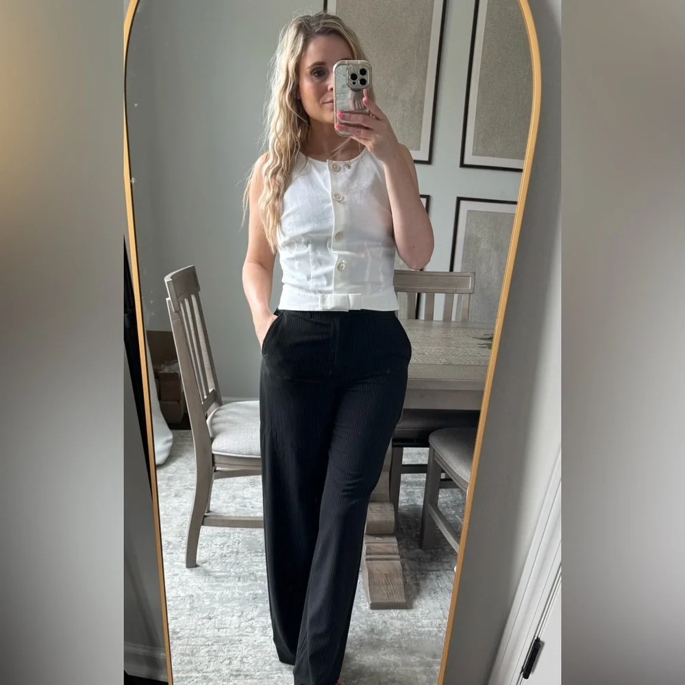 White Button-Up Tank Top Work Blouse - Picture 4 of 4